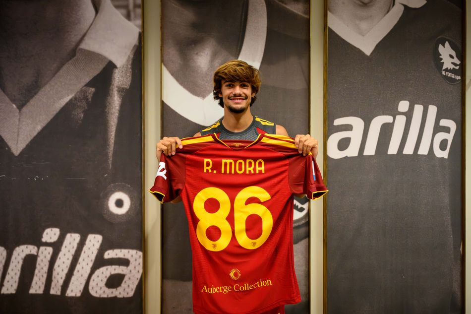 Rodrigo Mora, Romas erster Spieler mit der Nummer 86 und eine der zehn ...
