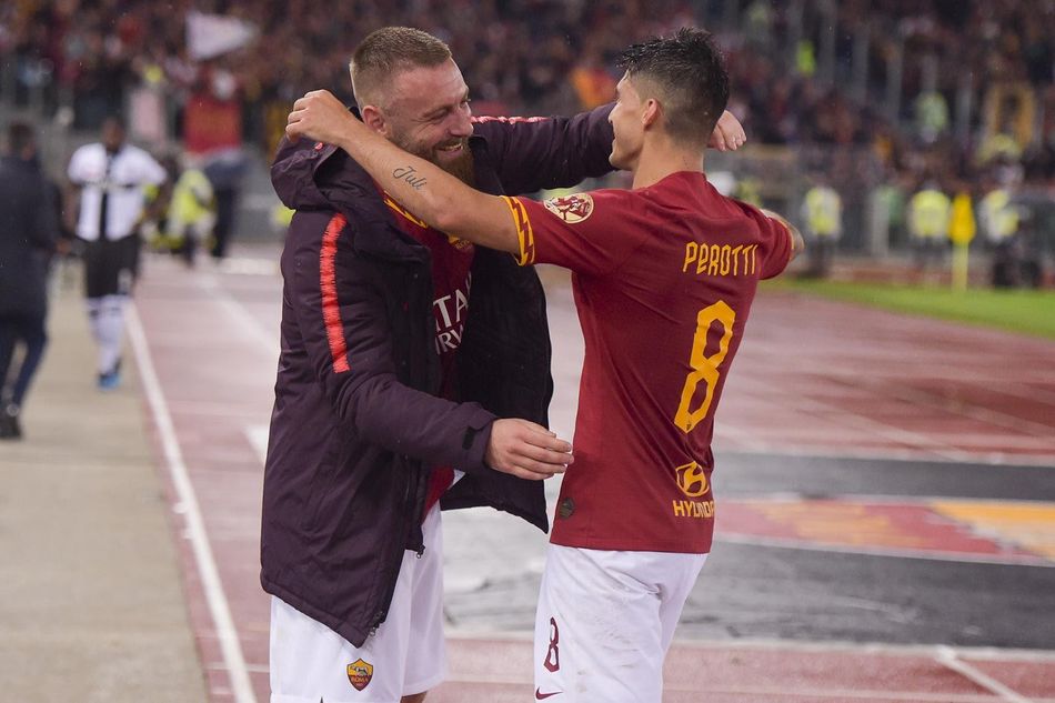 Gallery: 25 best images from an emotional victory - AS Roma