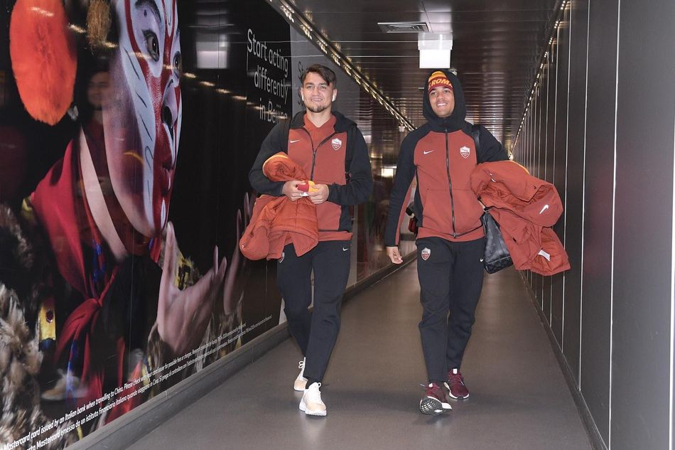 Gallery: Squad arrives in Czech Republic - AS Roma
