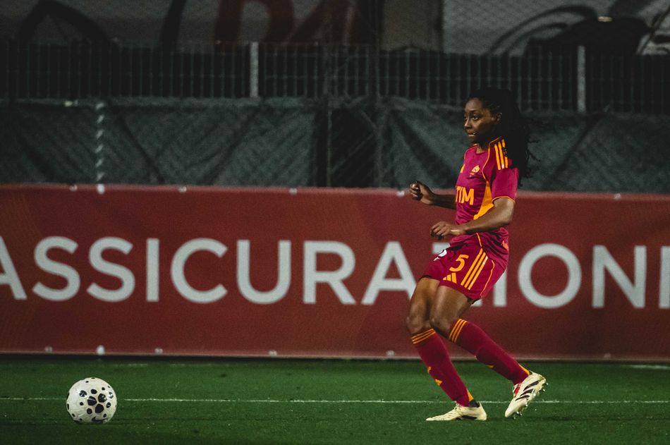 giocatrici della Roma Women durante una partita allo stadio Tre Fontane