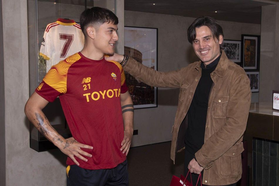 Gallery: Vincenzo Montella visits Trigoria! - AS Roma