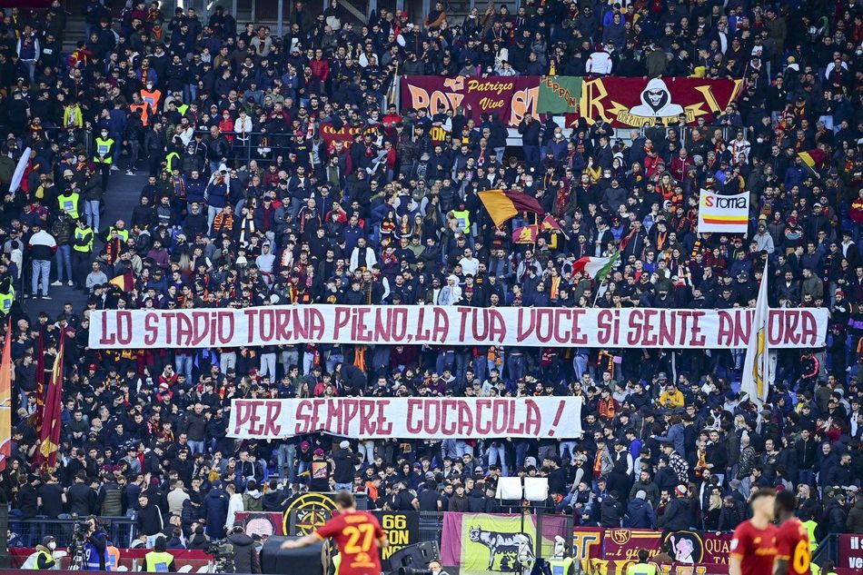 Watch: Mourinho pays tribute to fans after dramatic win - AS Roma