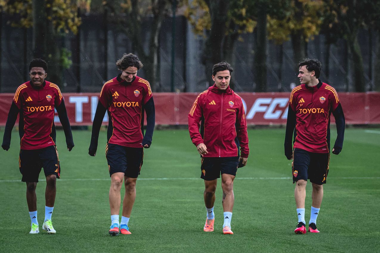 As Roma Gallery Image - Gallery allenamento lunedì 24