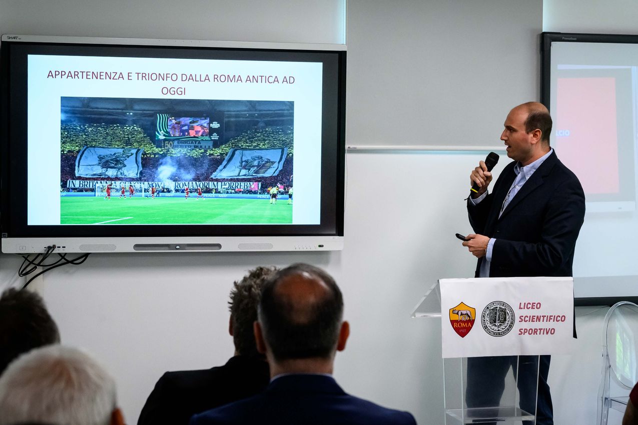 As Roma Gallery Image - Scuola in campo