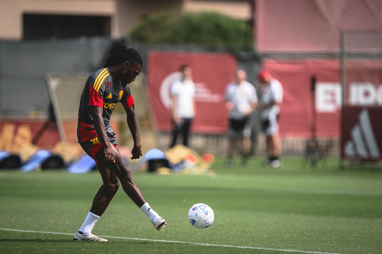 As Roma Gallery Image - Gallery allenamento venerdì 28