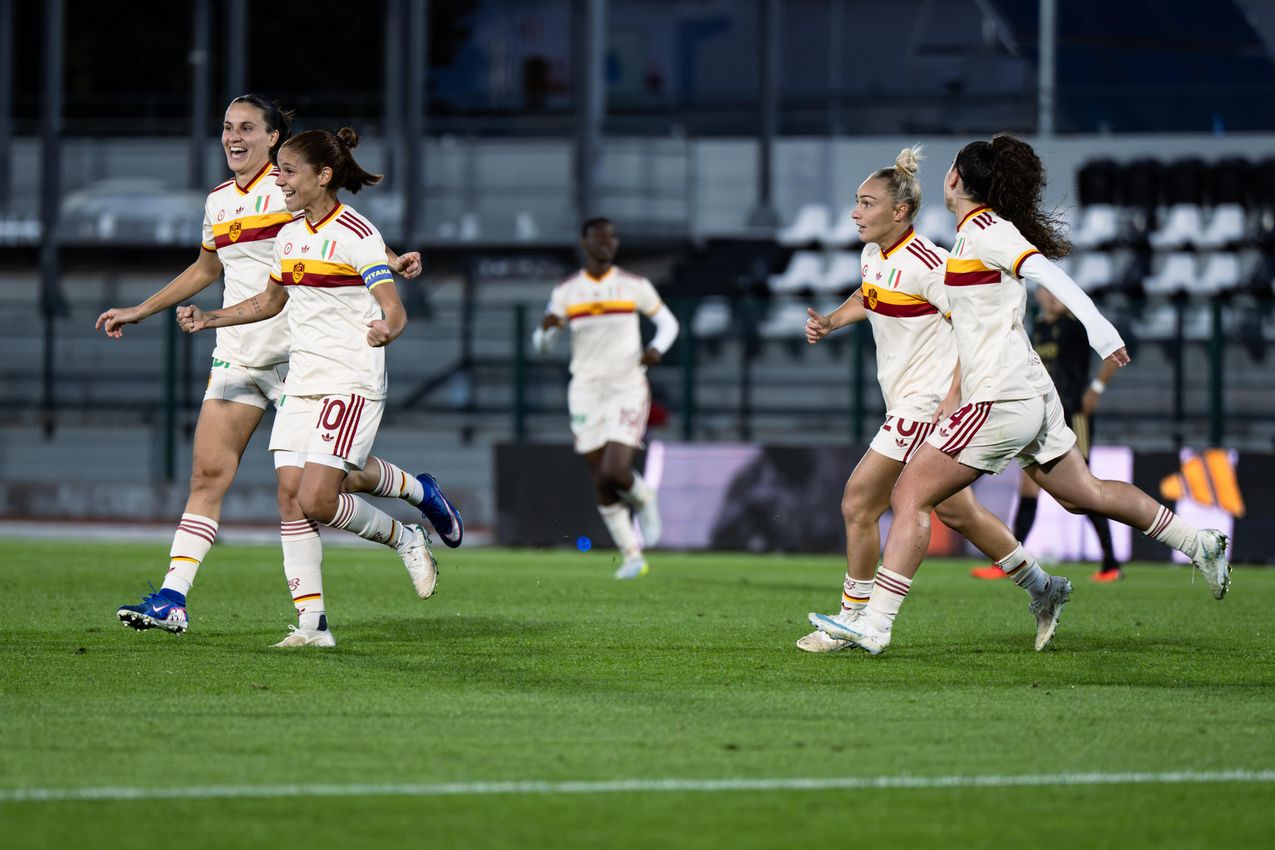BIELLA, ITALY - OCTOBER 24: Manuela Giugliano Of AS Roma Women celebrates after scoring the first goal during the Serie A Women match between Juventus FC and AS Roma at tadio La Marmora-Pozzo on October 24, 2026 in Biella, Italy. (Photo by Diego Puletto - AS Roma/AS Roma via Getty Images)
