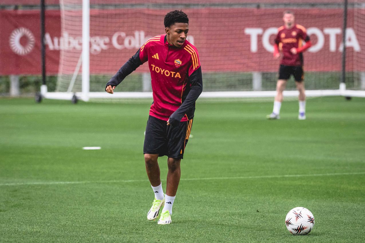 As Roma Gallery Image - Gallery allenamento lunedì 24