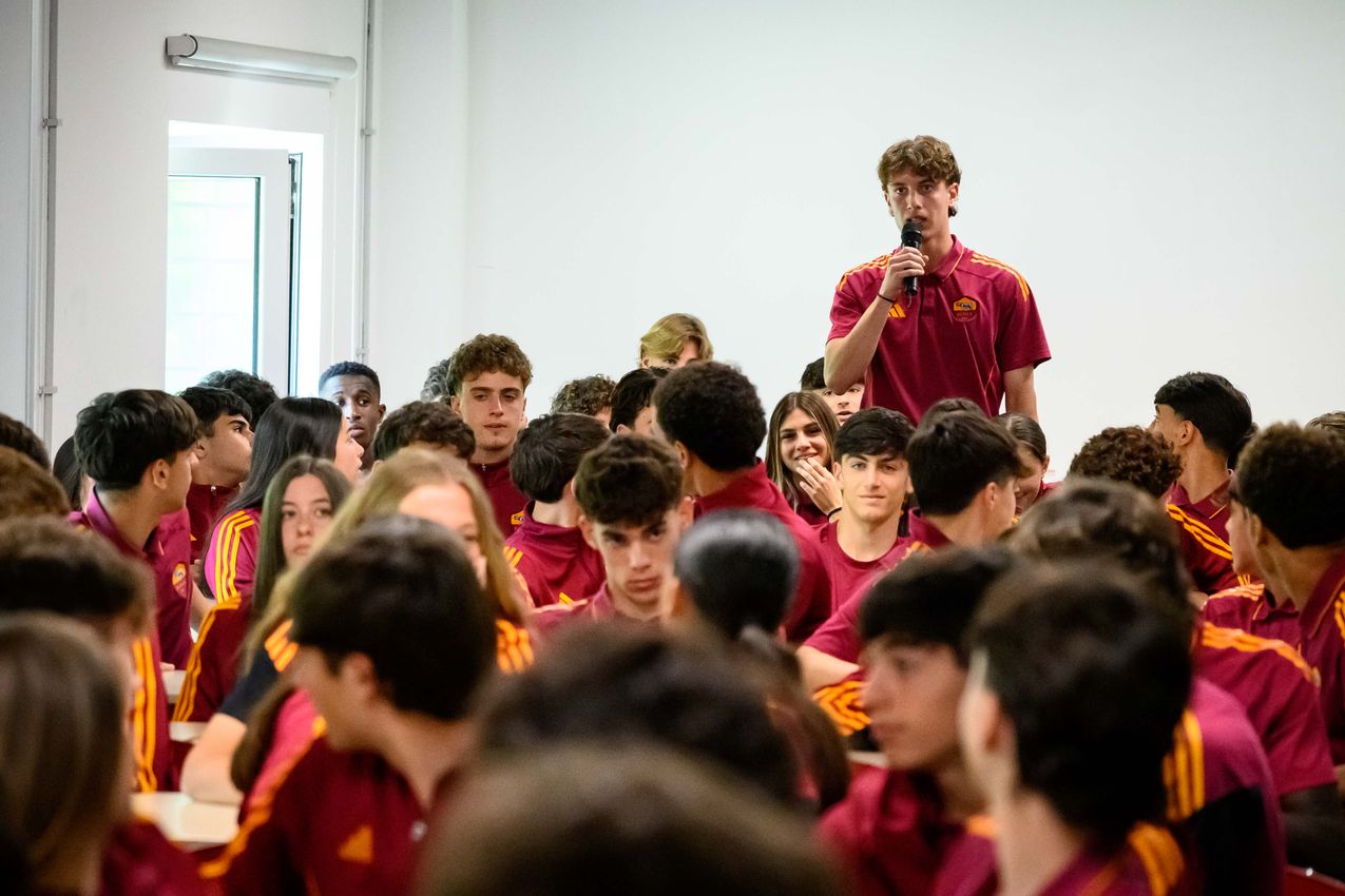 As Roma Gallery Image - Scuola in campo