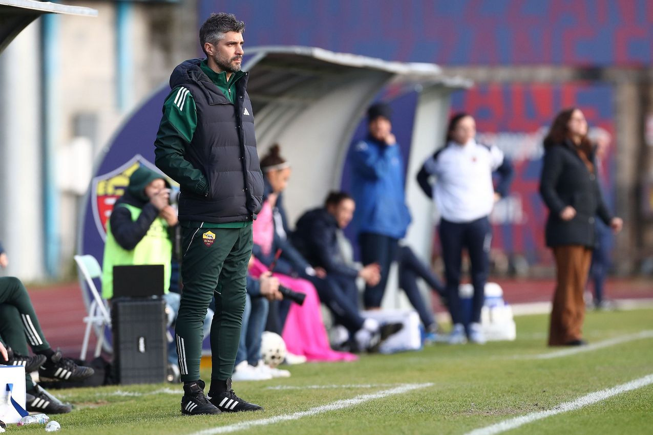 LUMEZZANE, ITALY - DECEMBER 21: AS Roma coach Luca Rossettini looks on during the Coppa Italia Women match between FC Lumezzane Women and AS Roma Women at Stadio Tullio Saleri on December 21, 2025 in Lumezzane, Italy. (Photo by AS Roma/AS Roma via Getty Images)