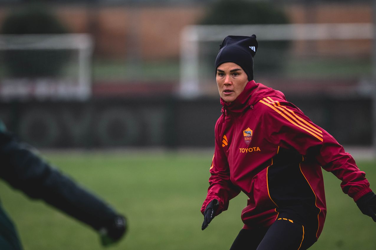 As Roma Gallery Image - Training Women