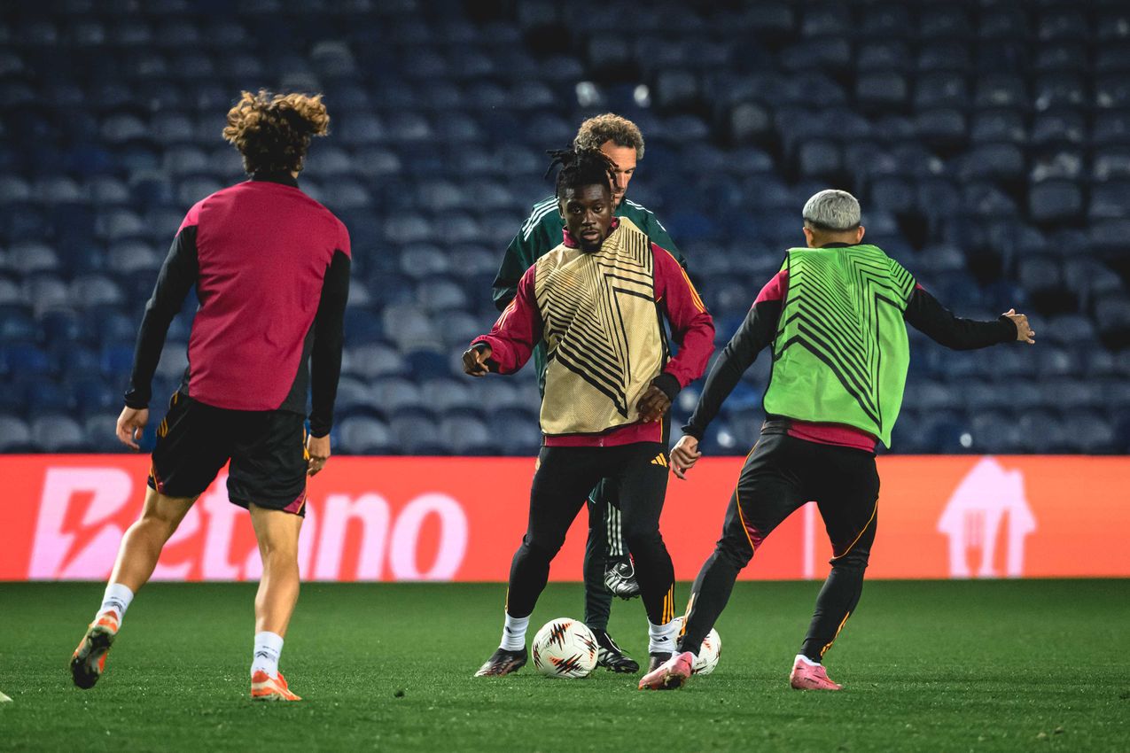 As Roma Gallery Image - Allenamento Glasgow 05/11