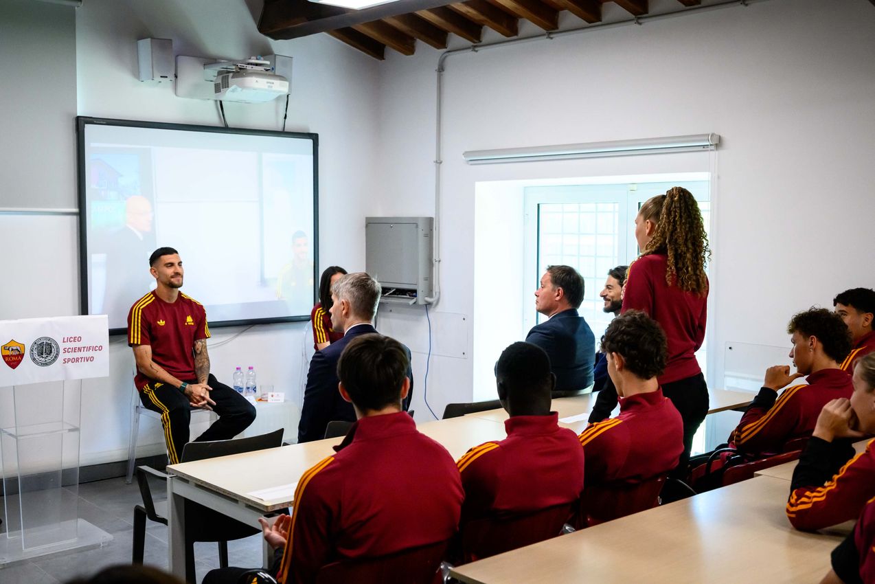 As Roma Gallery Image - Scuola in campo