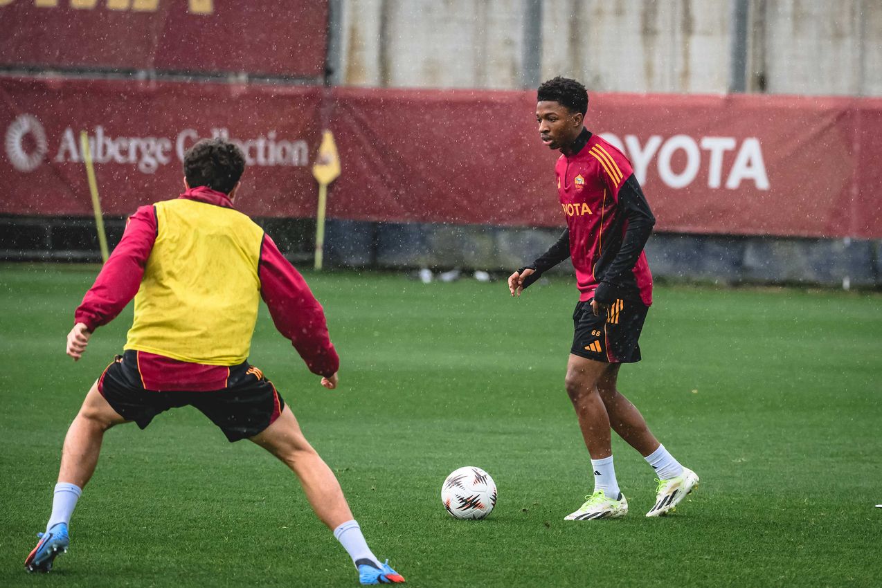 As Roma Gallery Image - Gallery allenamento lunedì 24