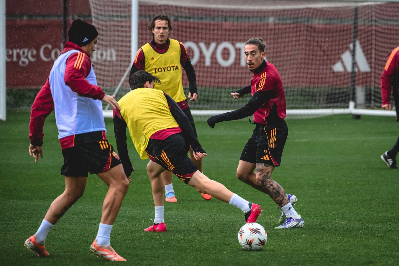 As Roma Gallery Image - Gallery allenamento lunedì 24