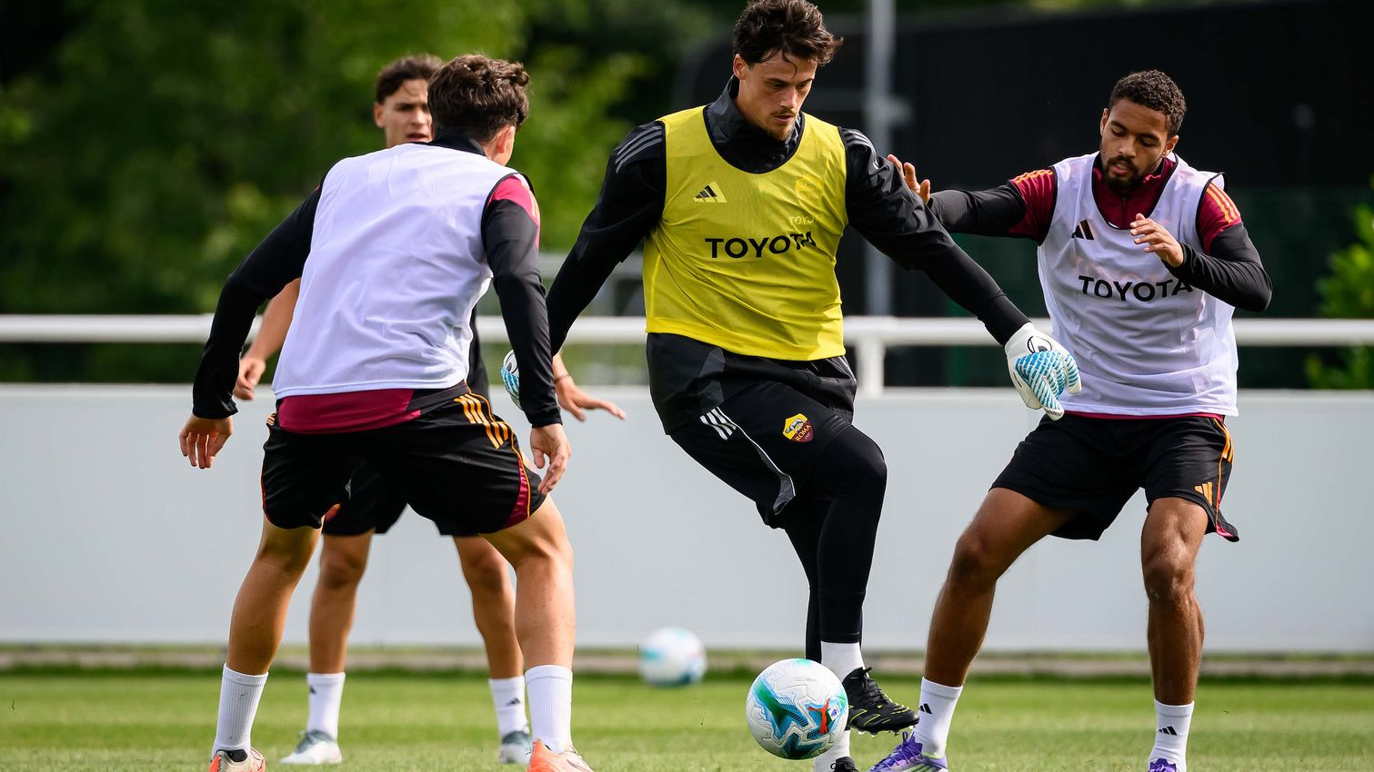 As Roma Gallery Image - Gallery Inghilterra primo giorno