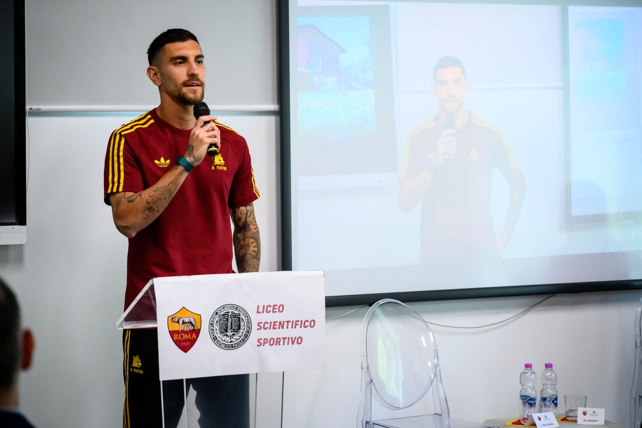 As Roma Gallery Image - Scuola in campo