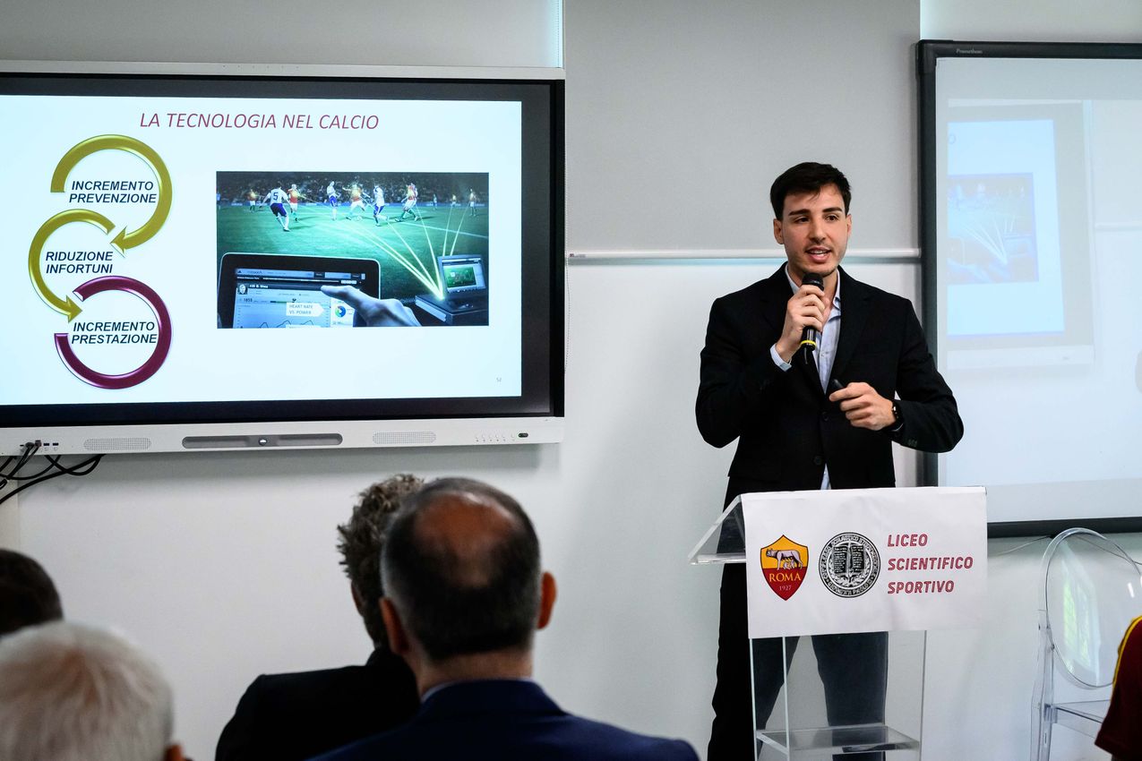 As Roma Gallery Image - Scuola in campo