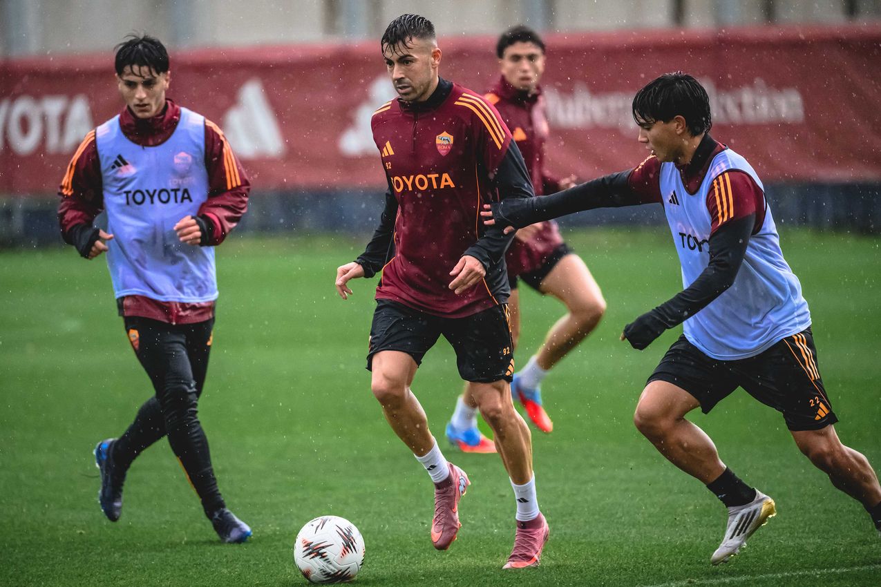 As Roma Gallery Image - Gallery allenamento lunedì 24