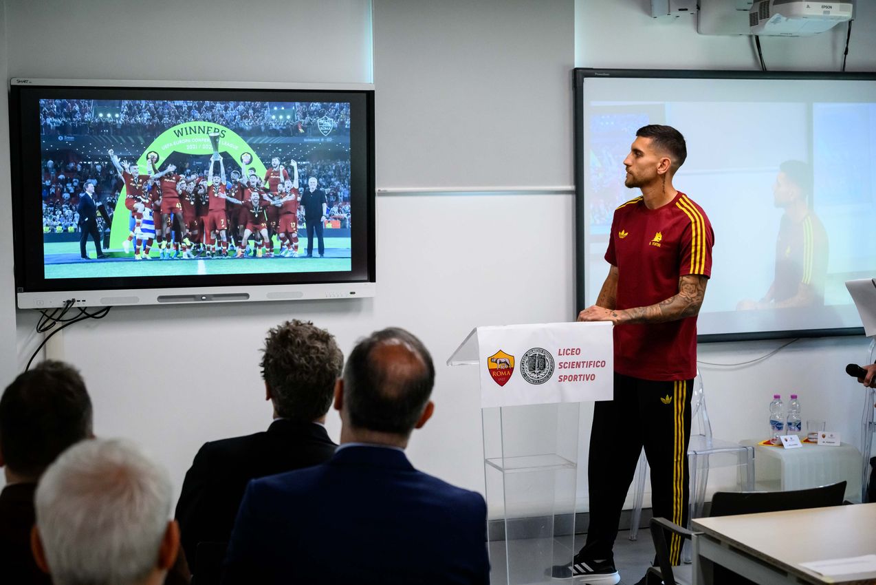 As Roma Gallery Image - Scuola in campo