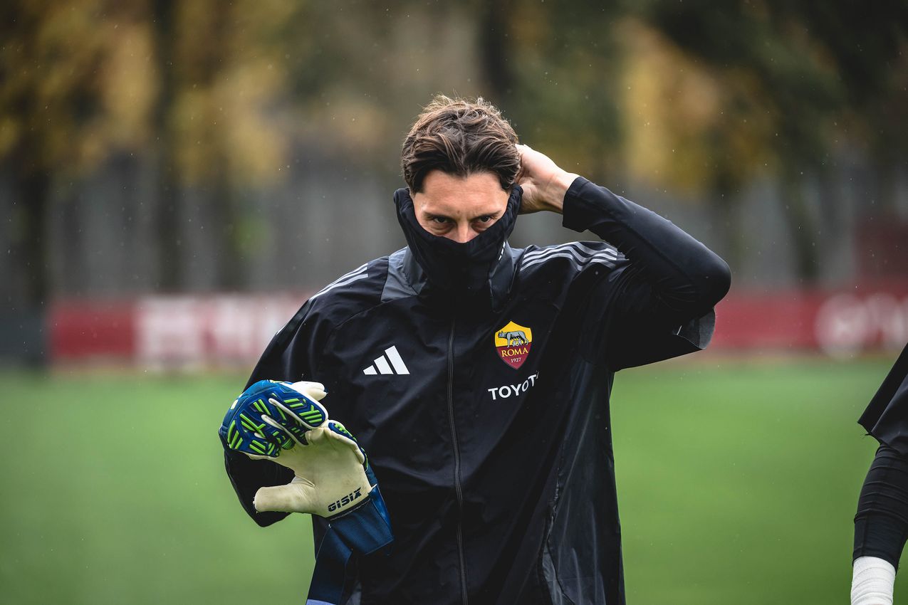 As Roma Gallery Image - Gallery allenamento lunedì 24