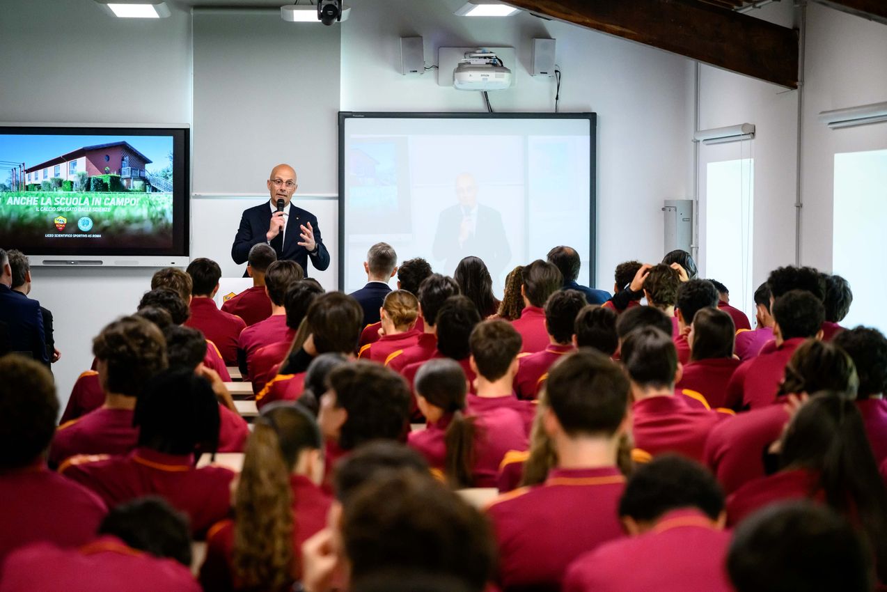 As Roma Gallery Image - Scuola in campo