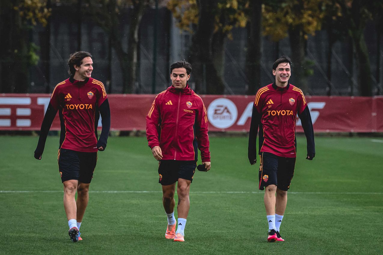 As Roma Gallery Image - Gallery allenamento lunedì 24