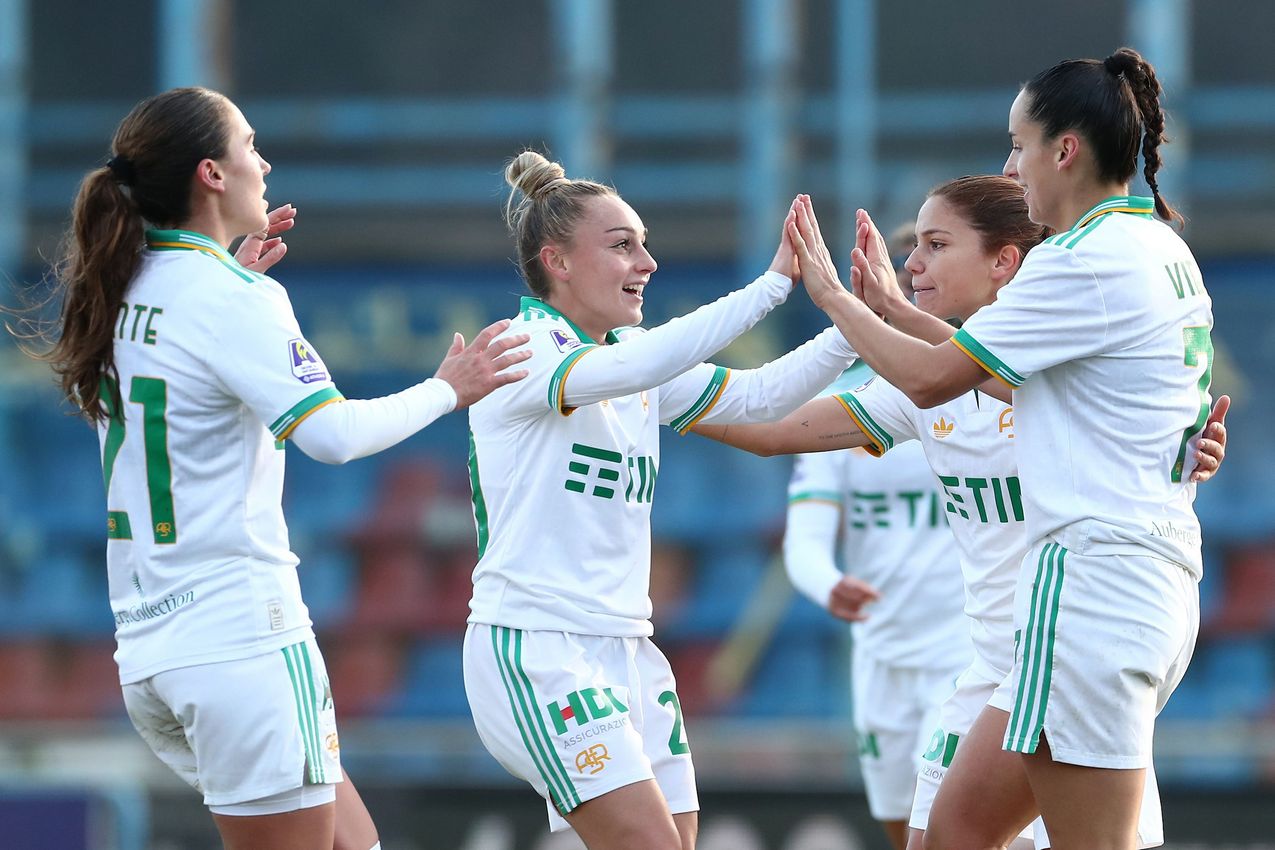 LUMEZZANE, ITALY - DECEMBER 21: Evelyne Viens of AS Roma celebrates with her team-mates after scoring the opening goal during the Coppa Italia Women match between FC Lumezzane Women and AS Roma Women at Stadio Tullio Saleri on December 21, 2025 in Lumezzane, Italy. (Photo by AS Roma/AS Roma via Getty Images)