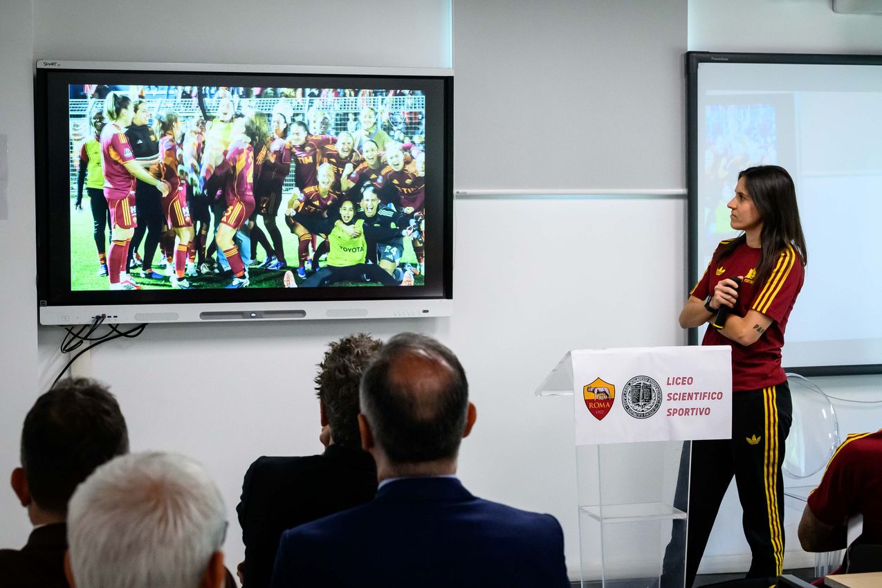 As Roma Gallery Image - Scuola in campo