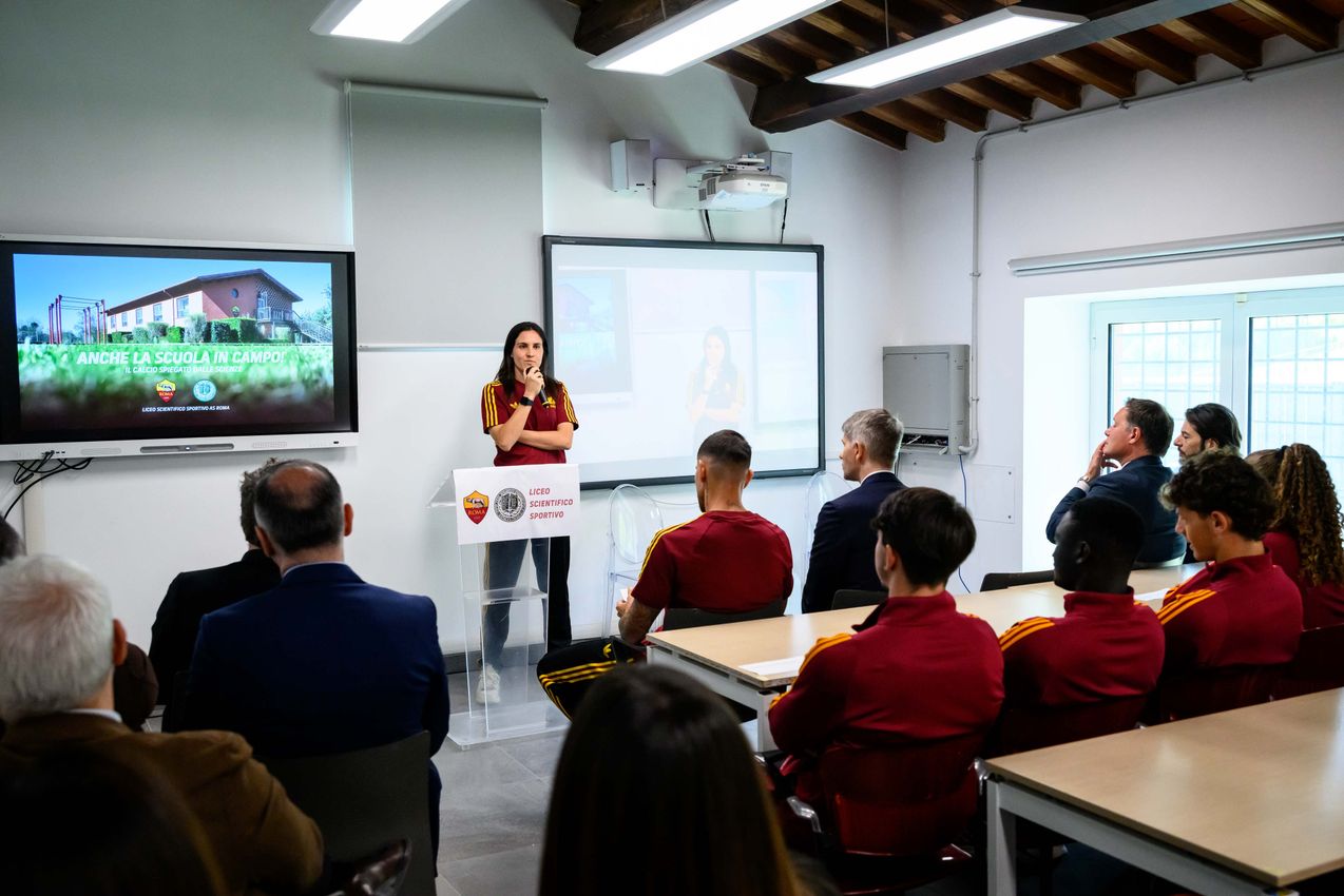 As Roma Gallery Image - Scuola in campo
