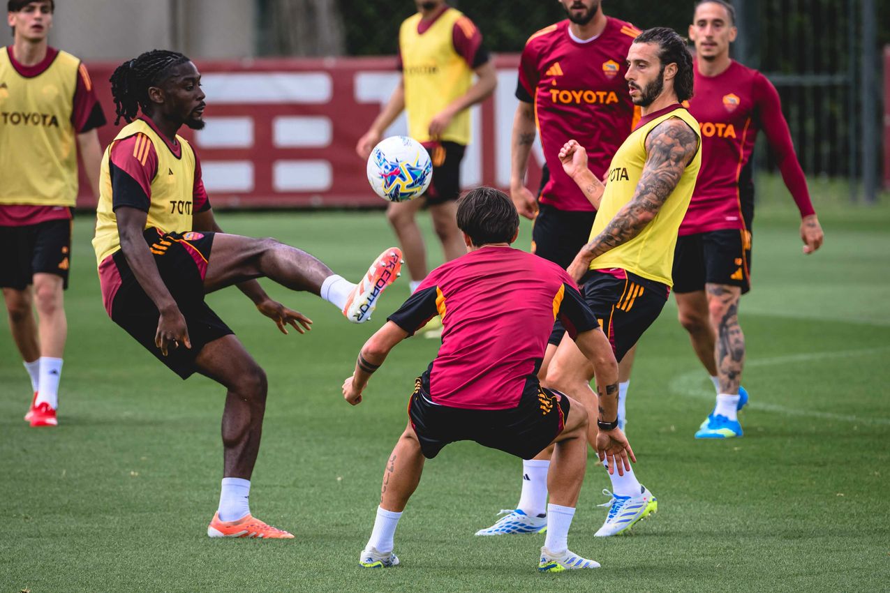 As Roma Gallery Image - Gallery: allenamento venerdì 14