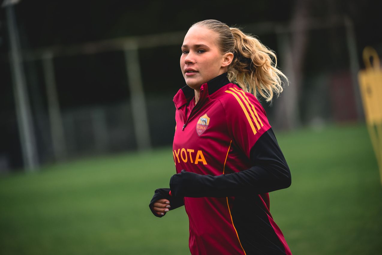 As Roma Gallery Image - Training Women