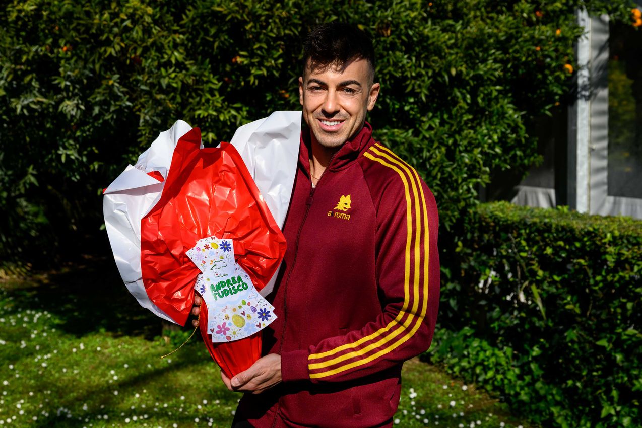 As Roma Gallery Image - El Shaarawy a casa Tudisco
