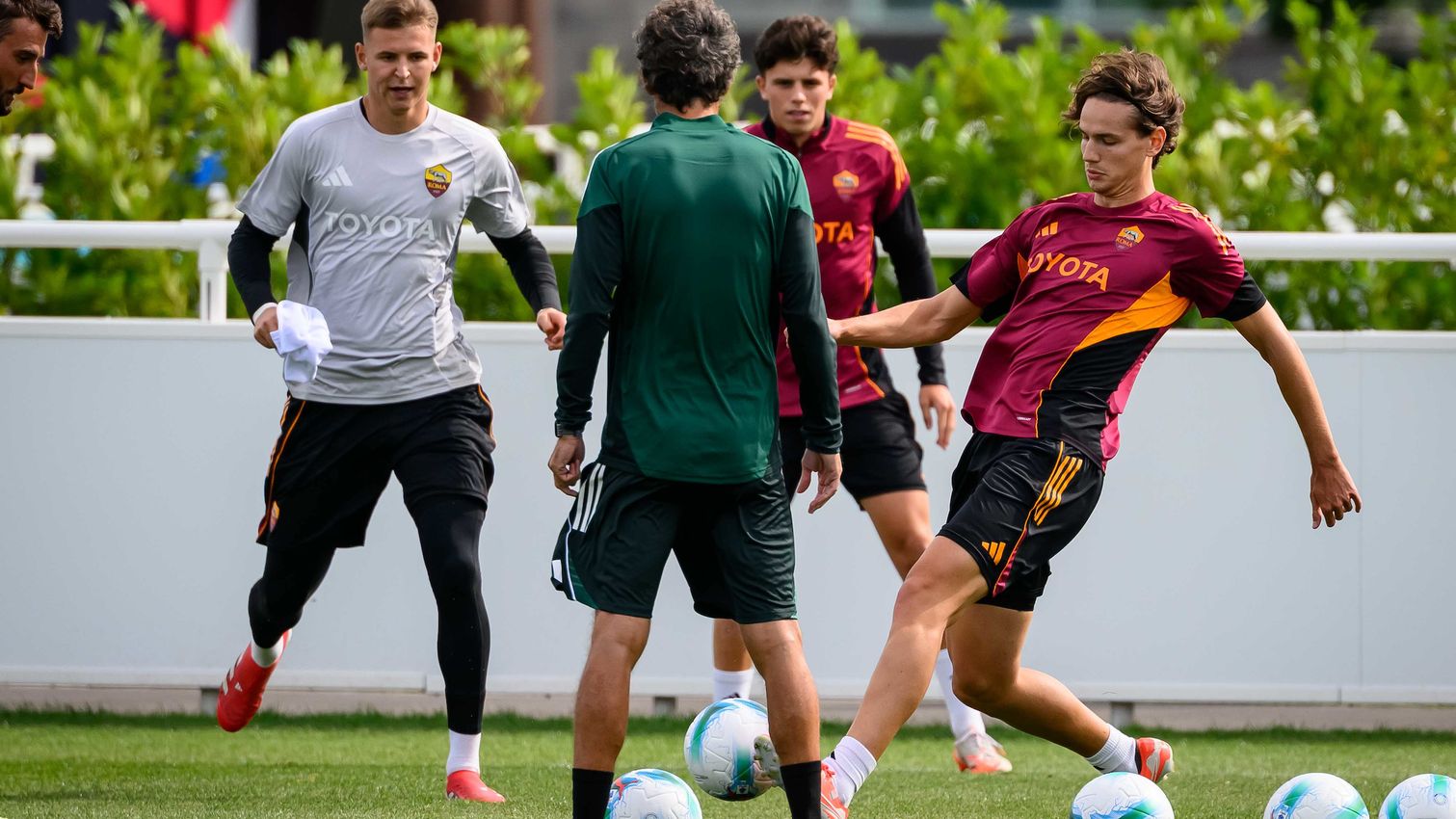 As Roma Gallery Image - Gallery Inghilterra primo giorno