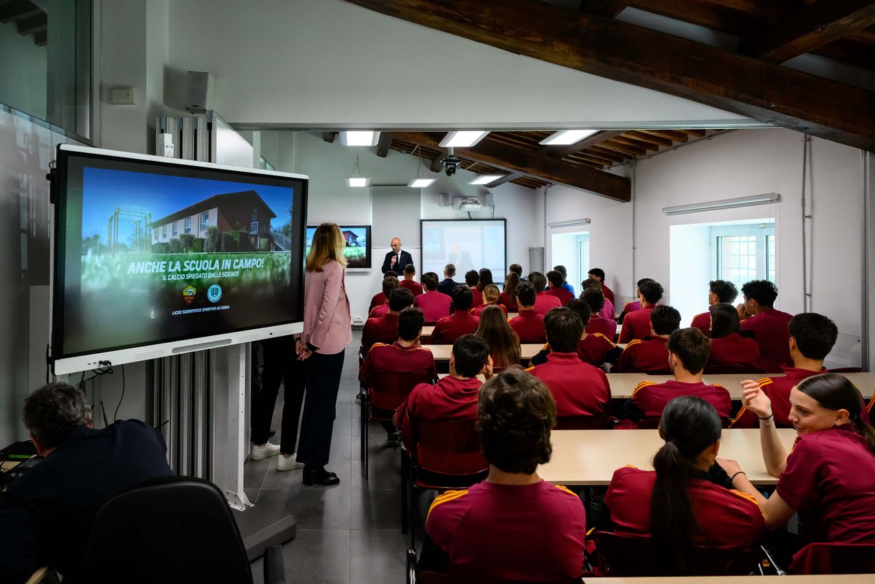 As Roma Gallery Image - Scuola in campo