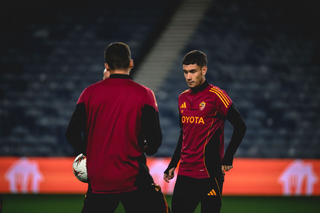 As Roma Gallery Image - Allenamento Glasgow 05/11