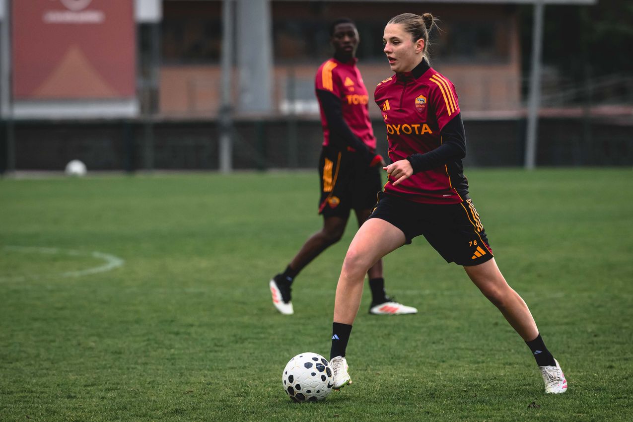 As Roma Gallery Image - Training Women