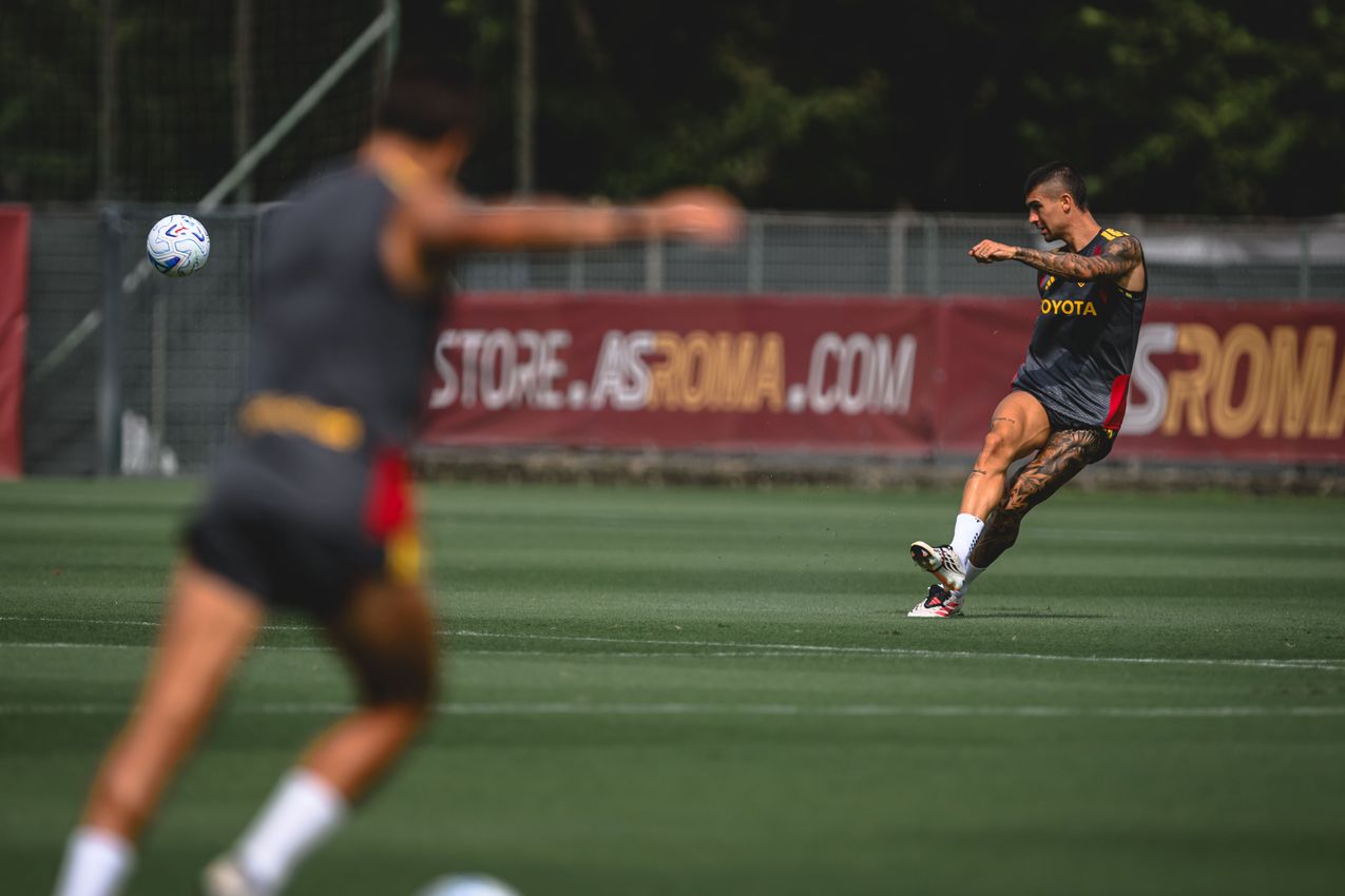 As Roma Gallery Image - Gallery allenamento venerdì 28