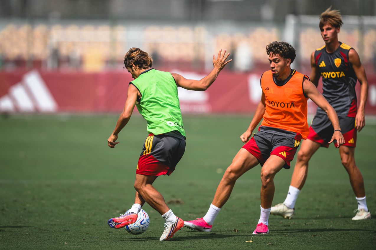 As Roma Gallery Image - Gallery allenamento venerdì 28