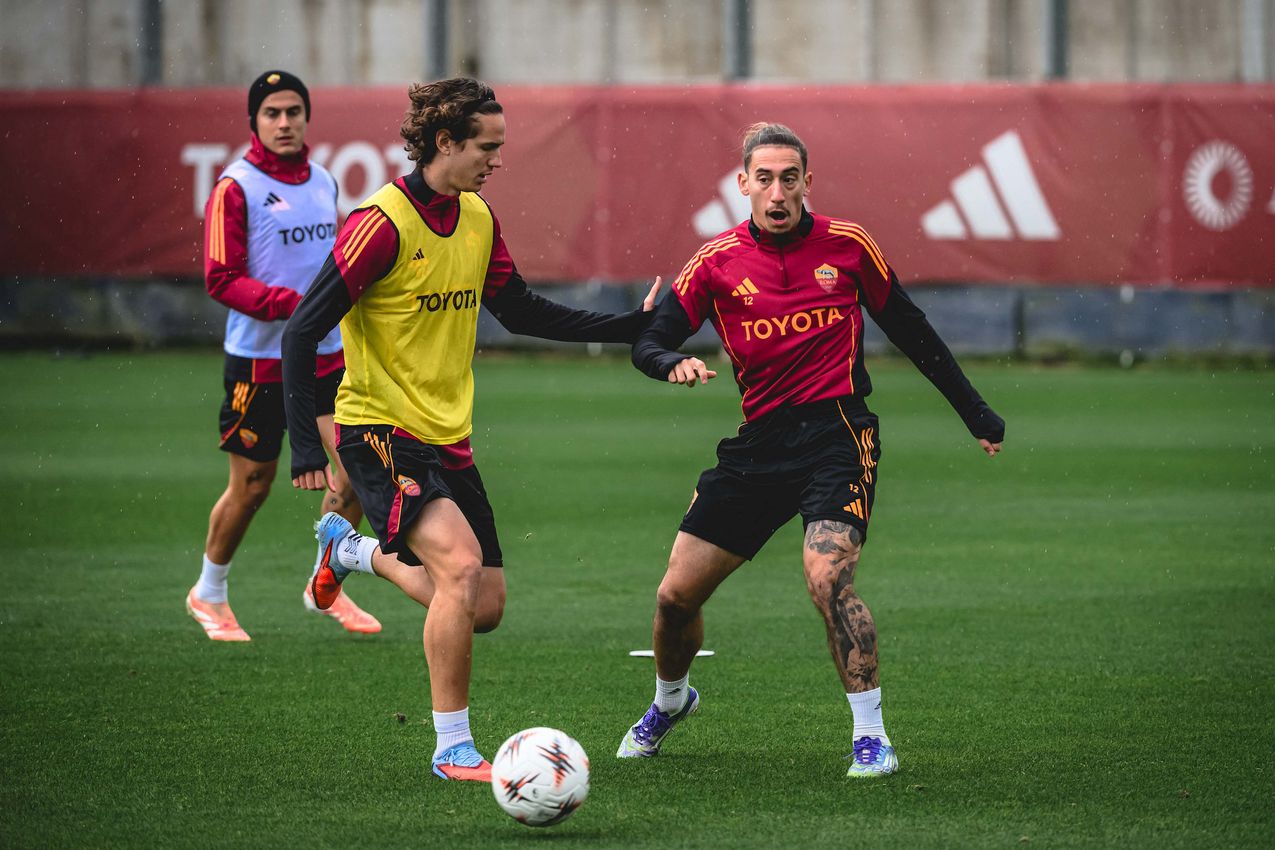 As Roma Gallery Image - Gallery allenamento lunedì 24