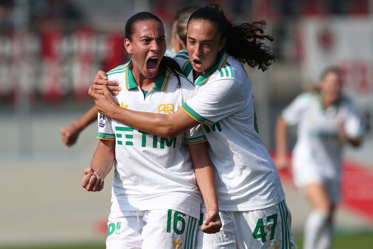 FIORENZUOLA D'ARDA, ITALY - OCTOBER 12: Alice Corelli of AS Roma celebrates her goalduring Serie A Women match AC Milan and AS Roma at Velodromo Attilio Pavesi on October 12, 2025 in Fiorenzuola d'Arda, Italy. (Photo by AS Roma/AS Roma via Getty Images)