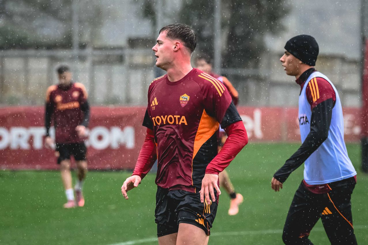 As Roma Gallery Image - Gallery allenamento lunedì 24