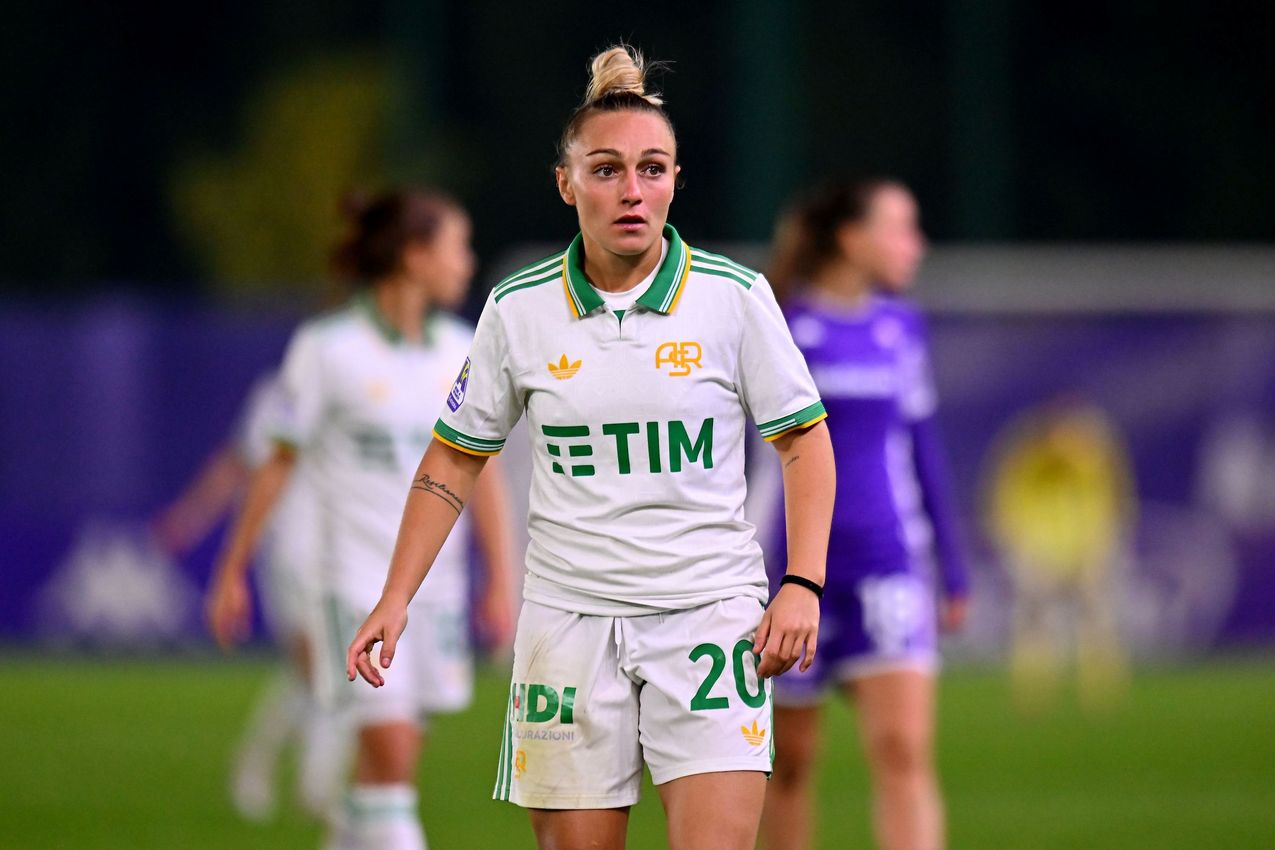 FLORENCE, ITALY - NOVEMBER 07:Players of AS Roma show their dejection during the Serie A Women match between ACF Fiorentina and AS Roma at Viola Park on November 07, 2025 in Florence, Italy. (Photo by AS Roma/AS Roma via Getty Images)