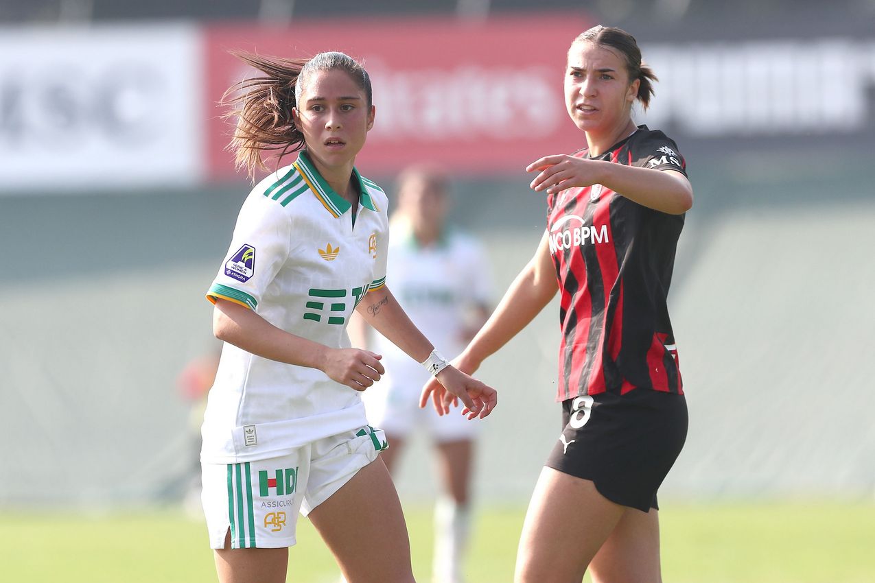 FIORENZUOLA D'ARDA, ITALY - OCTOBER 12: Giulia Dragoni of AS Roma looks on during Serie A Women match AC Milan and AS Roma at Velodromo Attilio Pavesi on October 12, 2025 in Fiorenzuola d'Arda, Italy. (Photo by AS Roma/AS Roma via Getty Images)