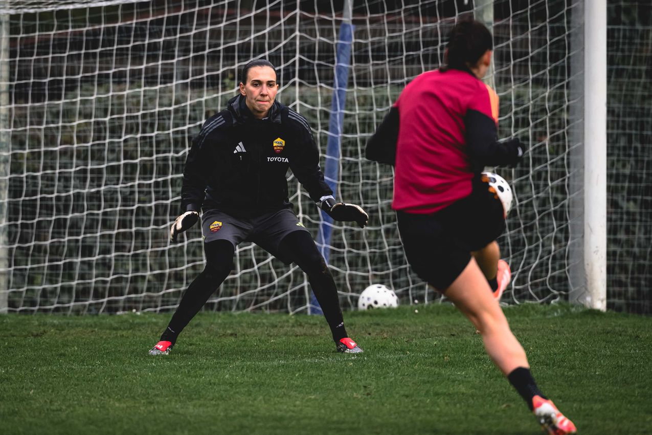 As Roma Gallery Image - Training Women