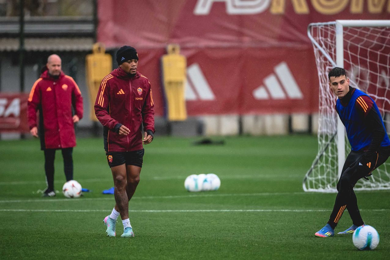 As Roma Gallery Image - Gallery allenamento lunedì 24