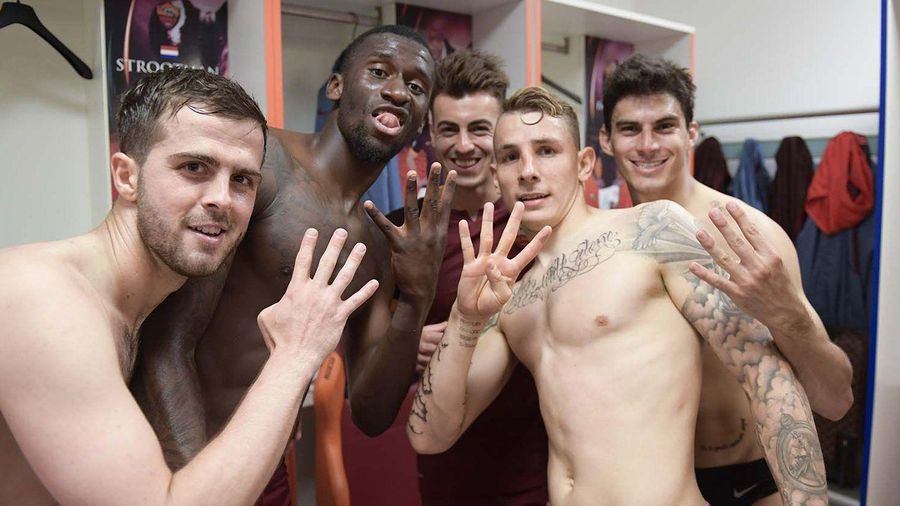 Foto esclusive dello spogliatoio giallorosso su Instagram