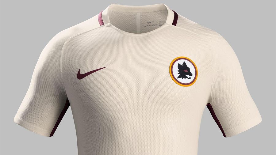 La nuova maglia away della Roma nominata come la migliore del 2016-17