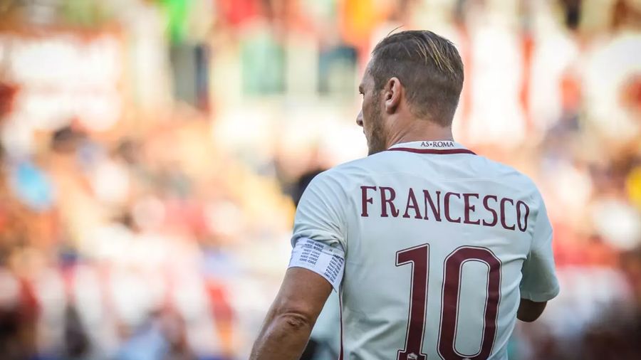 40 anni di Totti: le parole di 10 ex giallorossi sulla carriera del Capitano