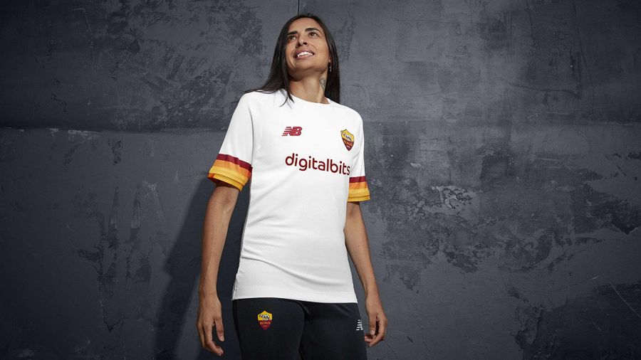 In photos: First-team players in the new away kit! - AS Roma
