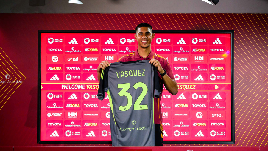 Devis at Roma: the best photos from Vasquez's first day